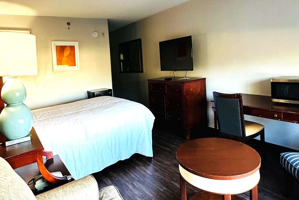 Baymont Inn and Suites by Wyndham Columbus Near OSU - photo 18