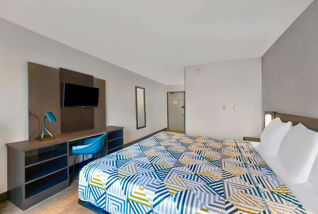 Motel 6 Oak Creek WI - photo 11