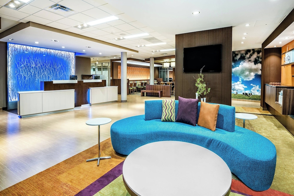 Fairfield Inn & Suites by Marriott Van Canton Area - photo 2