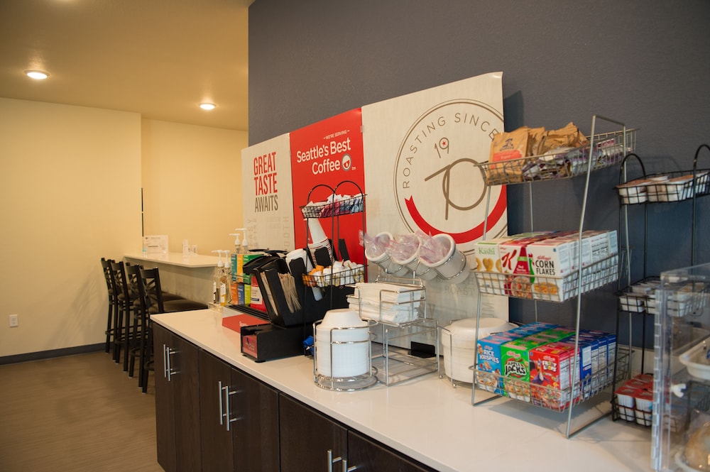 Cobblestone Inn & Suites Forest City - photo 39
