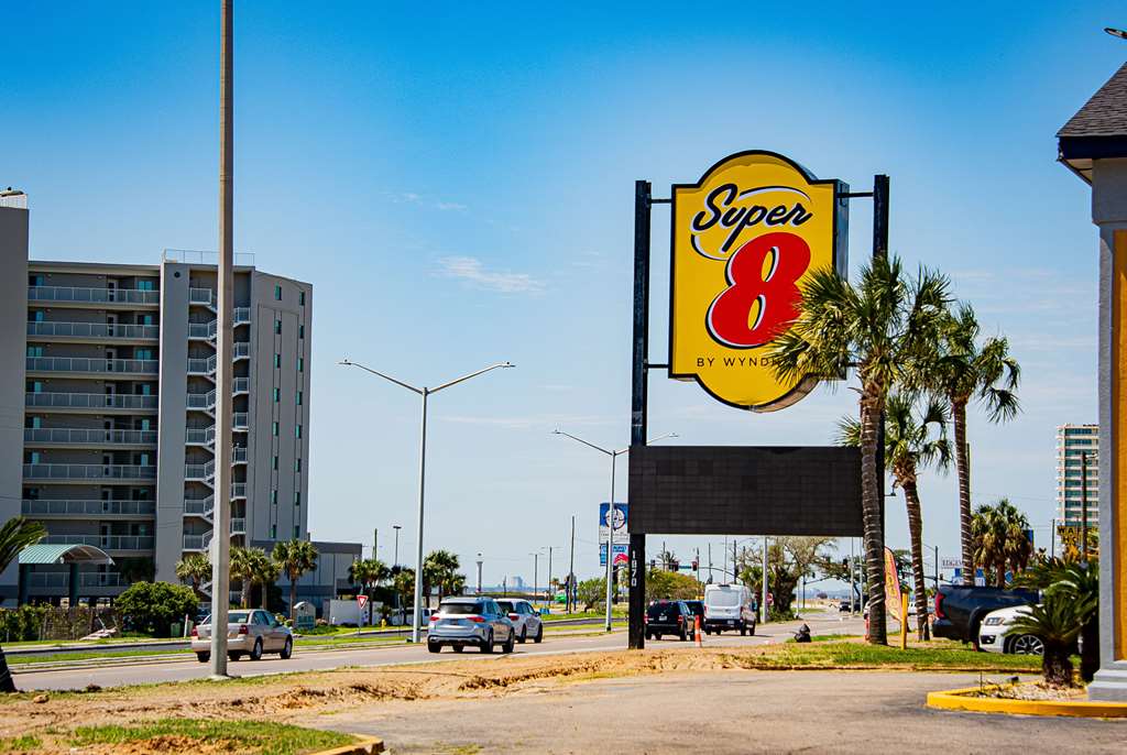 Super 8 by Wyndham Biloxi - photo 41