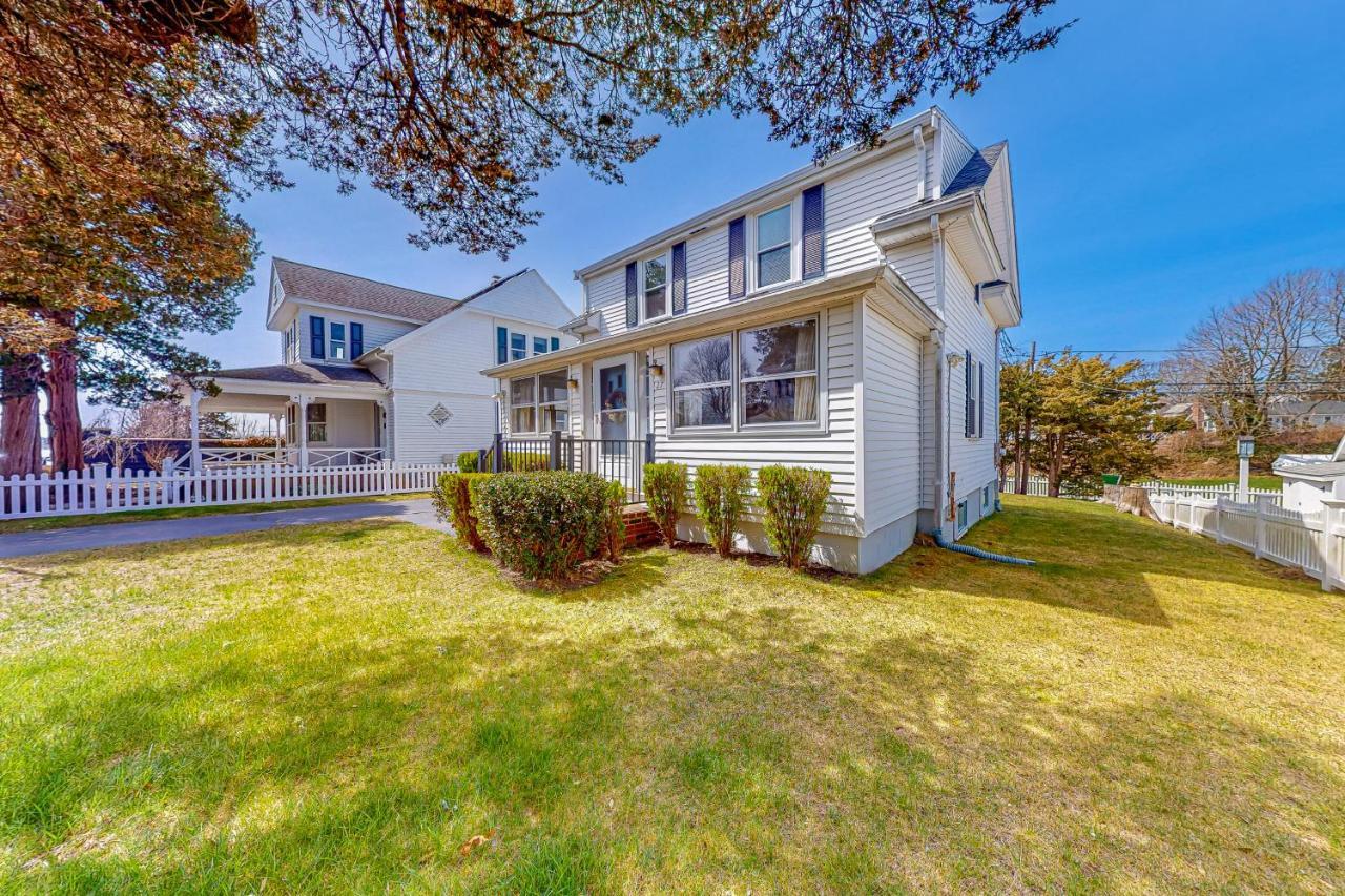 Irish Ayes Beach House — 4-Star Luxury Hotel in Buzzards Bay, United States