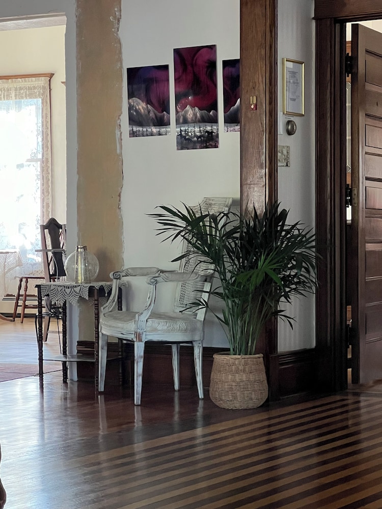 The Boho Buffalo Inn - photo 48