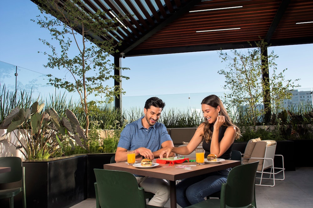 Staybridge Suites Guadalajara Novena by IHG