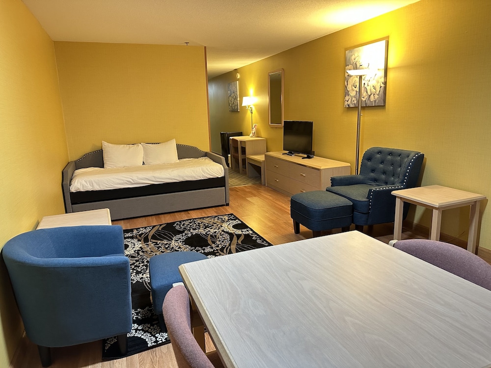 Timberland Inn & Suites - photo 65