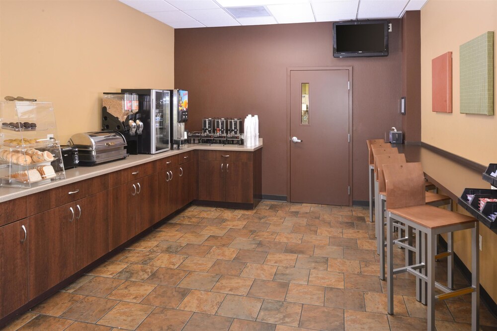 Americas Best Value Inn Campus View - photo 32