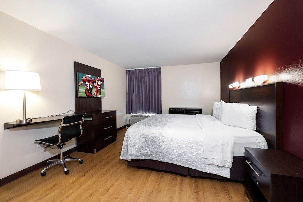 Red Roof Inn PLUS Tuscaloosa University - photo 9