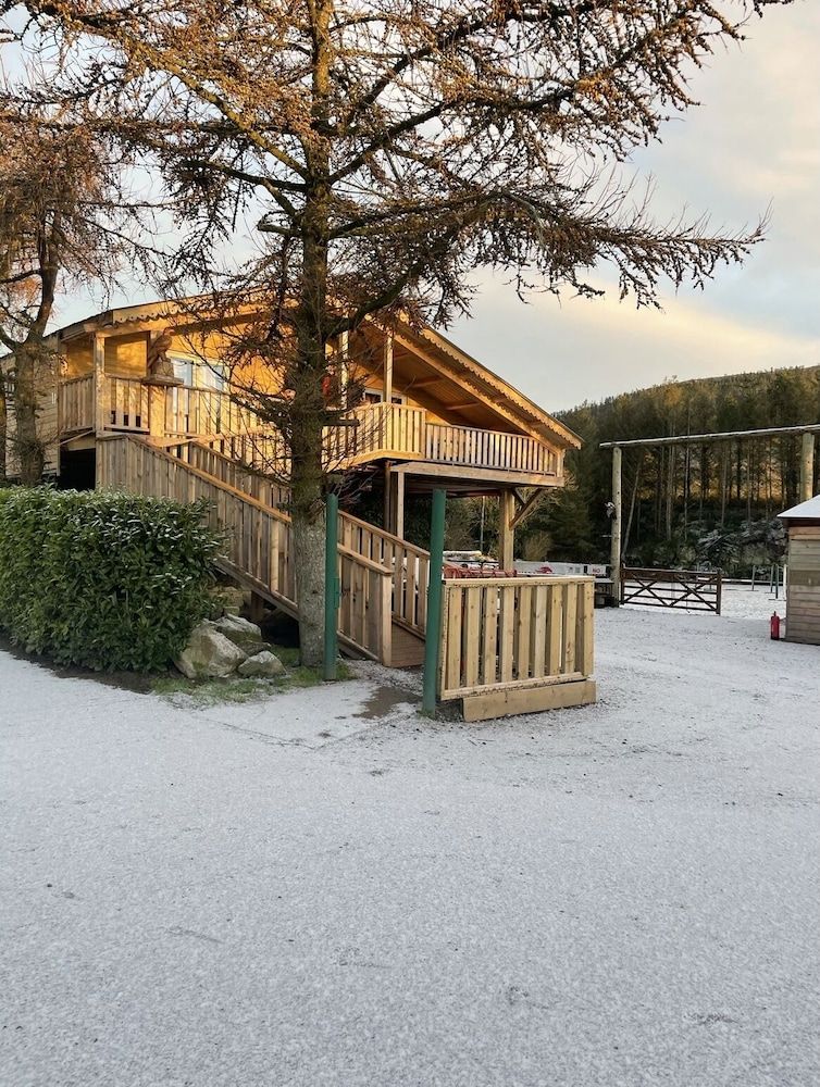 Greenvale Cabins — 4-Star Luxury Hotel in Newry, United Kingdom