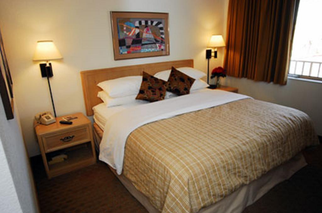 Affordable Inn Denver West - photo 9