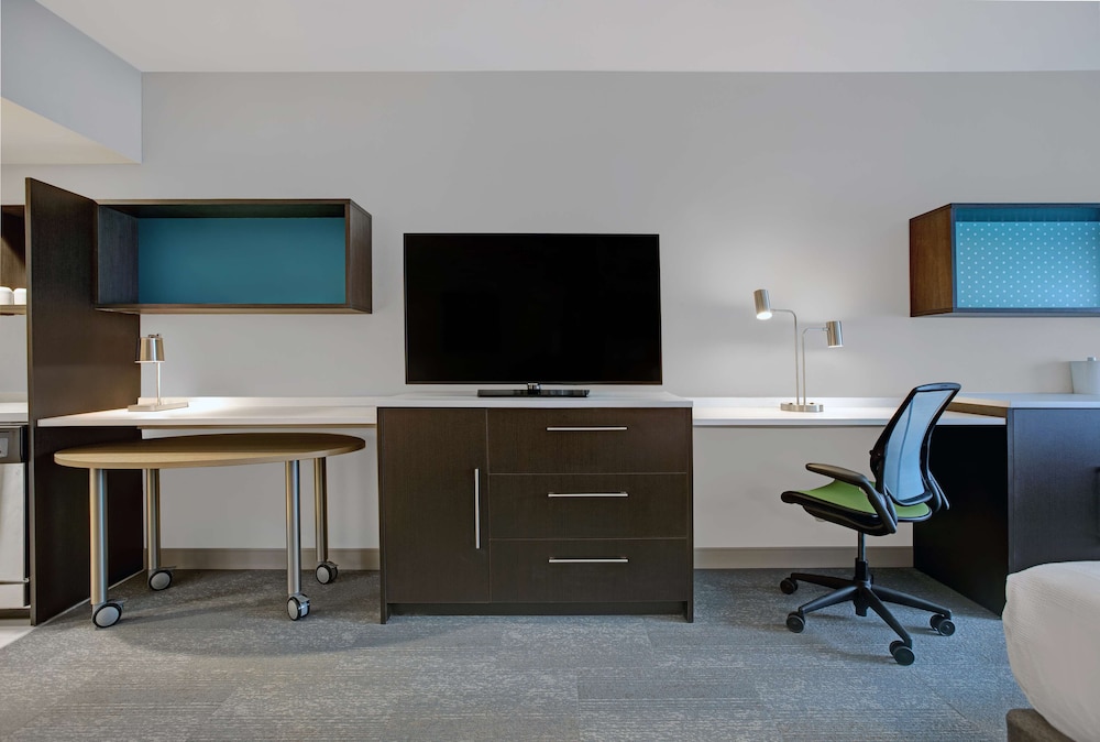 Home2 Suites by Hilton Milwaukee Downtown - photo 13