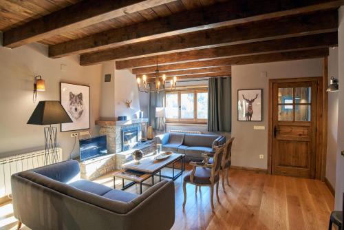Preciosa Casa Naut Aran Alto Aran Gessa A 4 Km De Baqueira 212 M2 Wifi — 4-Star Luxury Hotel in Vielha, Spain