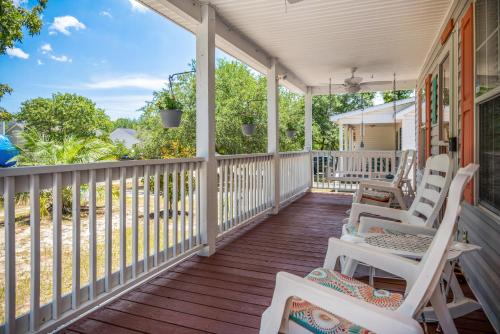 9th Street Sandy Feet by Oak Island Accommodations - photo 18