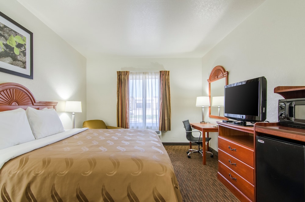Quality Inn Junction City Near Fort Riley - photo 10