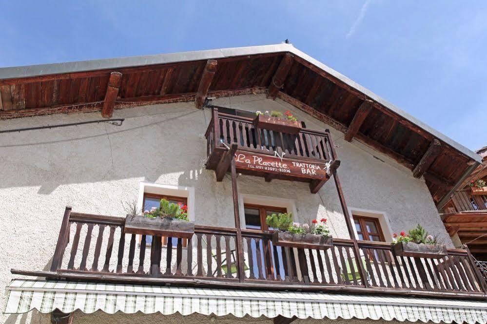 Case e Appartamenti Per Vacanze Souvenir — 4-Star Luxury Hotel in Usseaux, Italy
