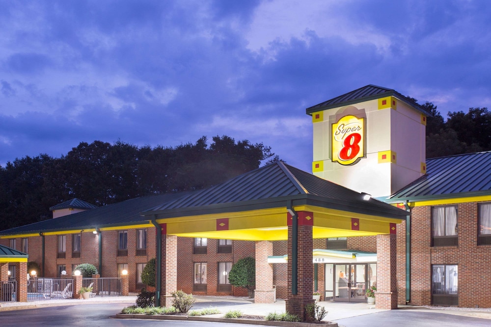 Super 8 by Wyndham Spartanburg I 26 Exit 22 - featured photo