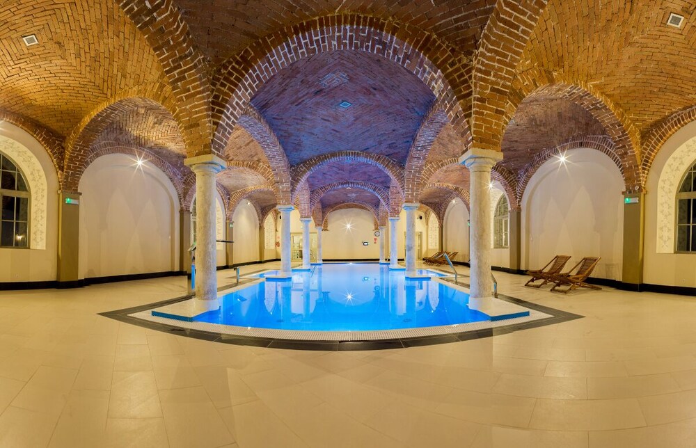 Pałac Wiechlice Hotel Restaurant SPA — hotel in Szprotawa
