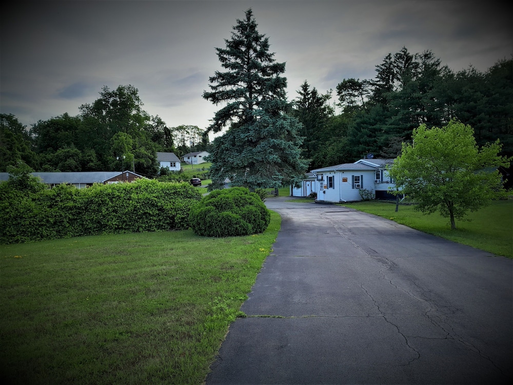 Peloke's Motel - photo 9