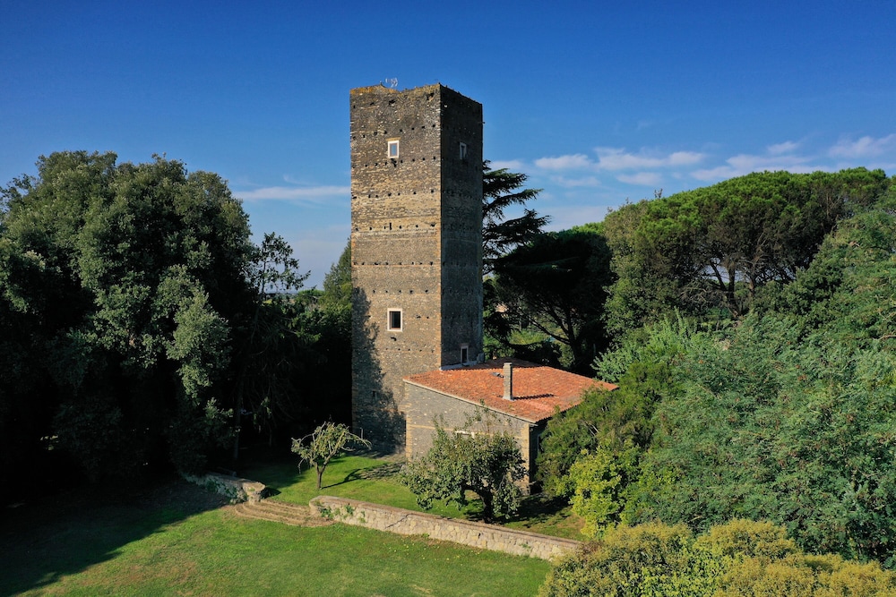 Torre delle Cornacchie — 4-Star Luxury Hotel in Rome, Italy
