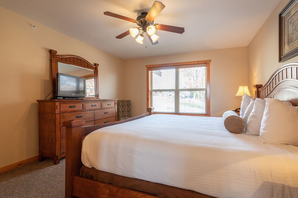 Lodges At Table Rock - photo 16