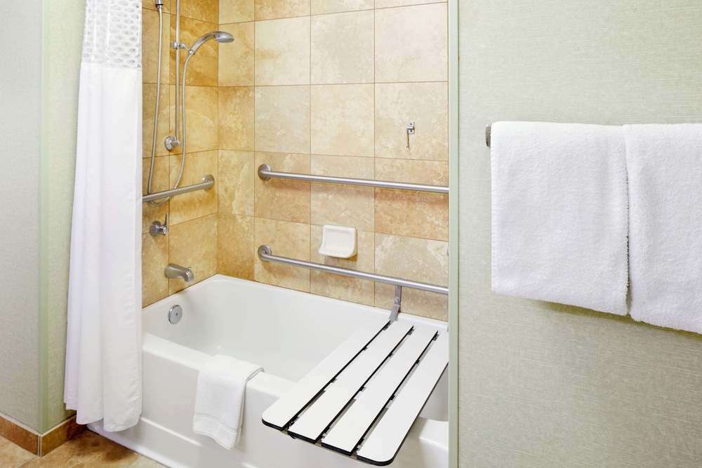 Hampton Inn & Suites Savannah Midtown - photo 16