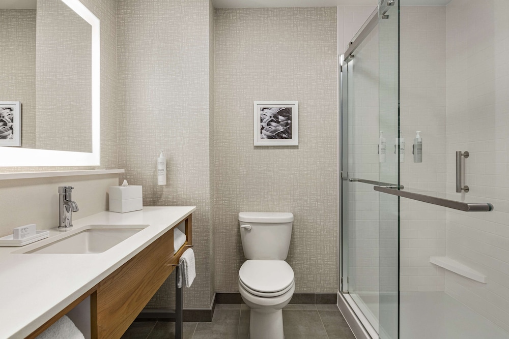 Hampton Inn & Suites San Mateo San Francisco Airport - photo 19