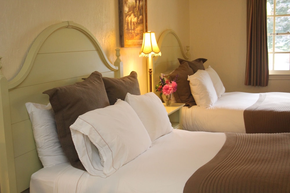 Hillwinds Inn - featured photo