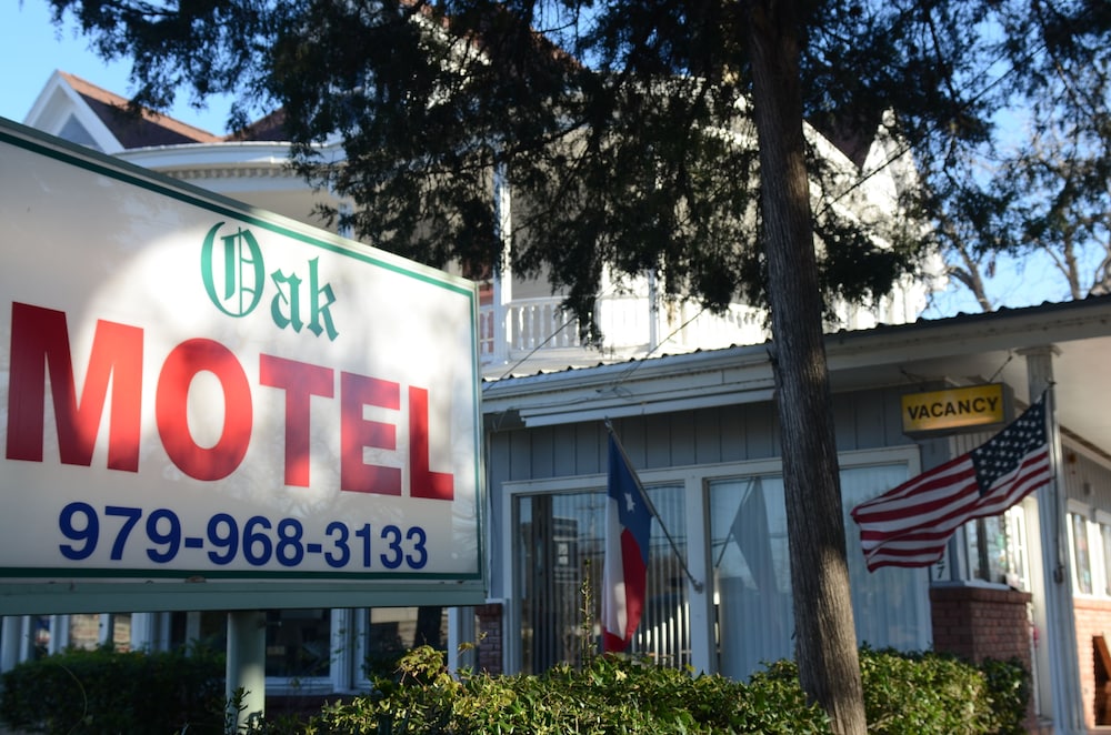 The Oak Motel - photo 39