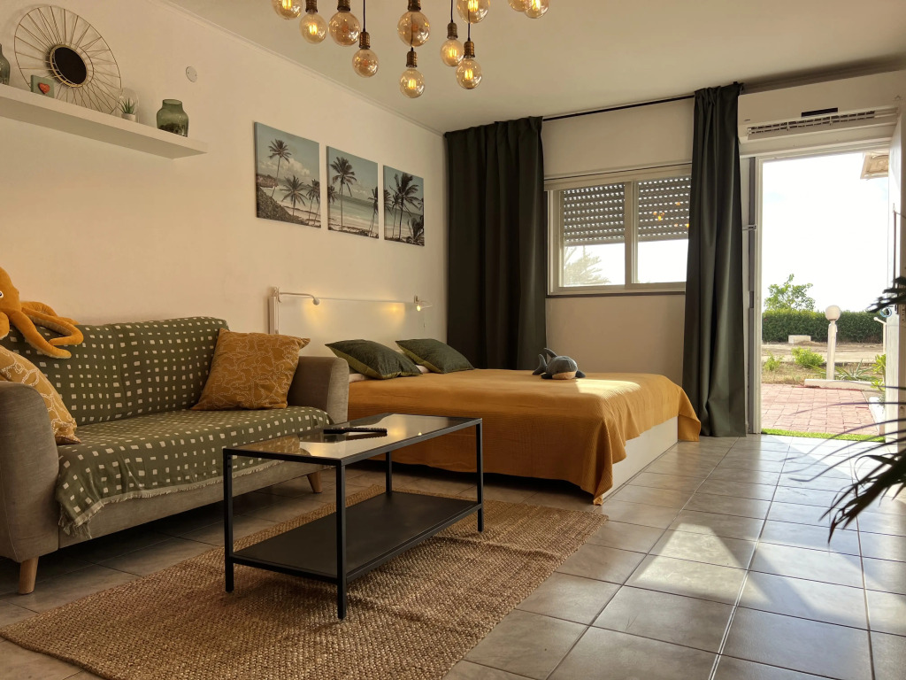 GW014 Gugel Waves Patio and Pool Seaview Apartments — 4-Star Luxury Hotel in Nahariyya, Israel