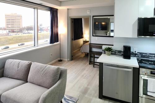 Modern High Rise Apartment 3 — 4-Star Luxury Hotel in Tulsa, United States
