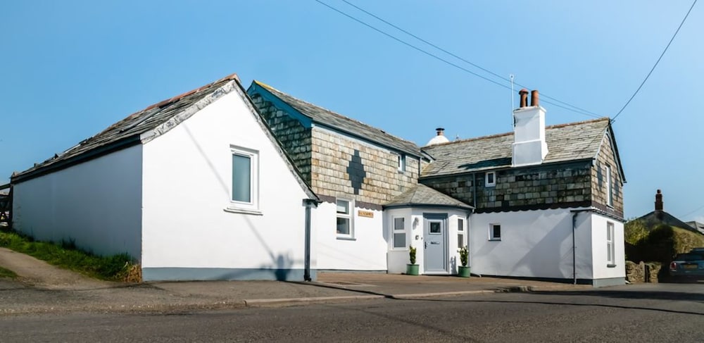 Sandown Cottage — 4-Star Luxury Hotel in Bodmin, United Kingdom