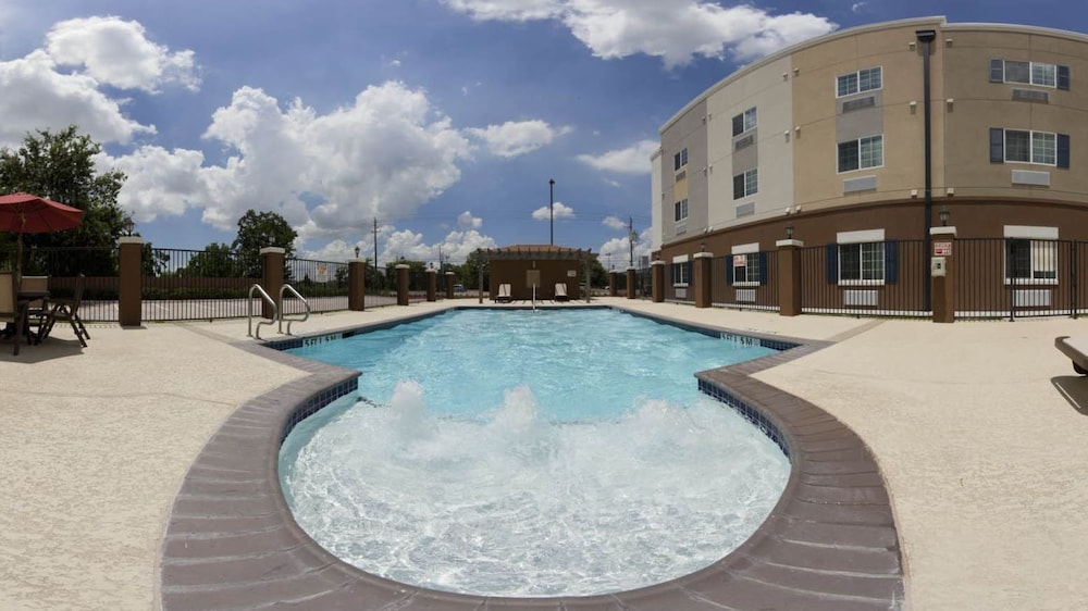 Candlewood Suites Baytown by IHG - photo 44