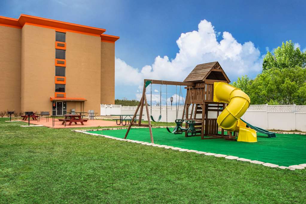 Howard Johnson by Wyndham Lexington - photo 18