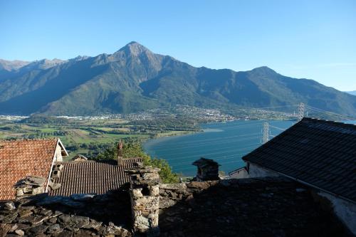 Appartamenti Montemezzo Le Case in Pietra — Sorico — photo 2