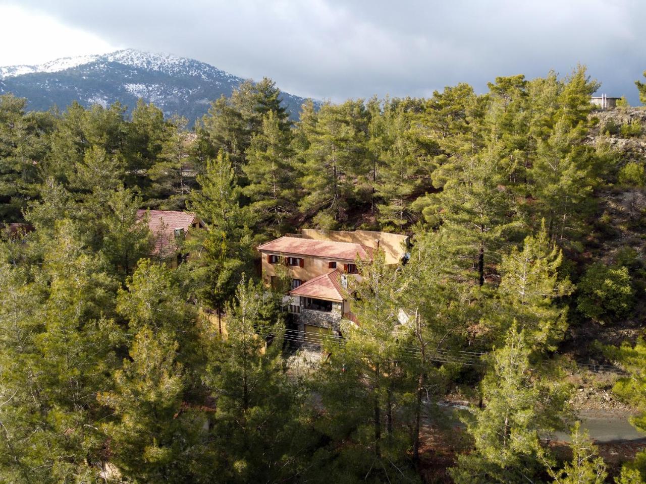 Kardama Hideaway