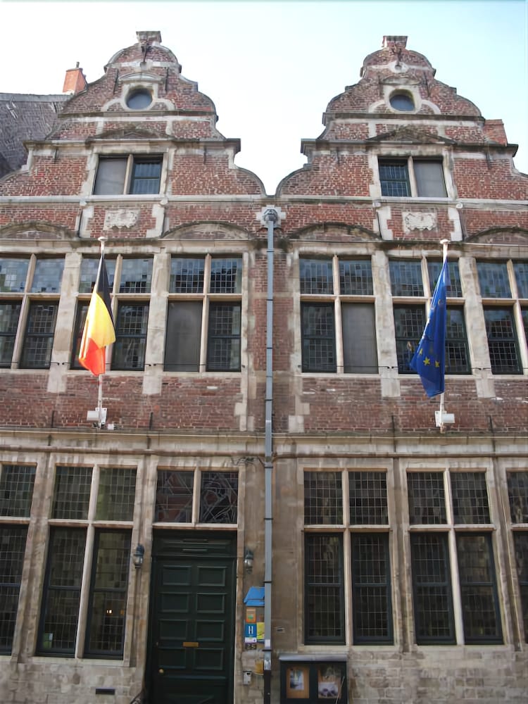 Erasmus Hotel - carbon neutral hotel in Gent