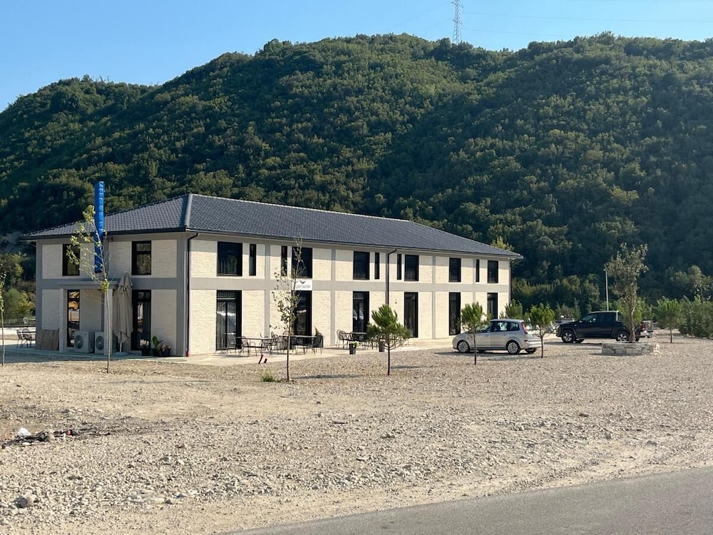 Lumi i Bardhe Hotel & Restaurant — 4-Star Luxury Hotel in Kuc, Albania