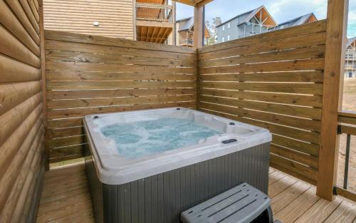 A Pools Paradise - last minute hotel in Pigeon Forge