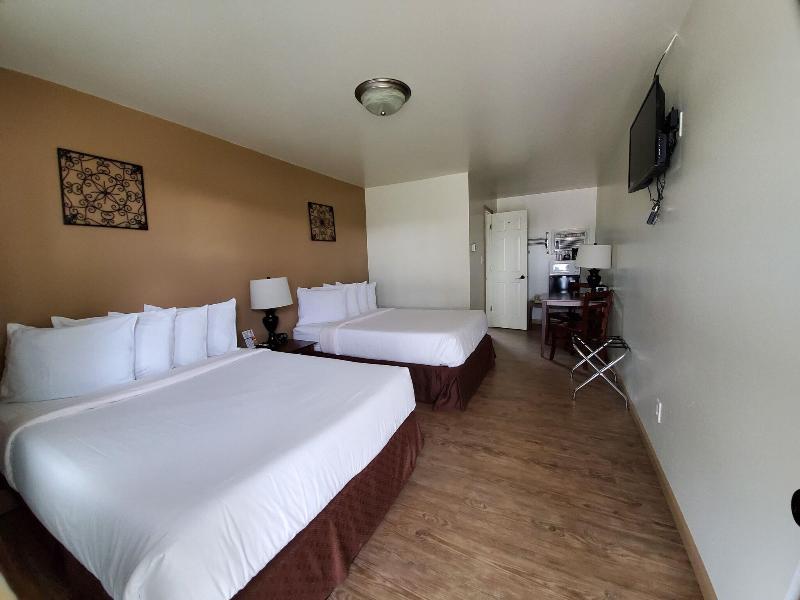 Sunset Lodge Escanaba - photo 24