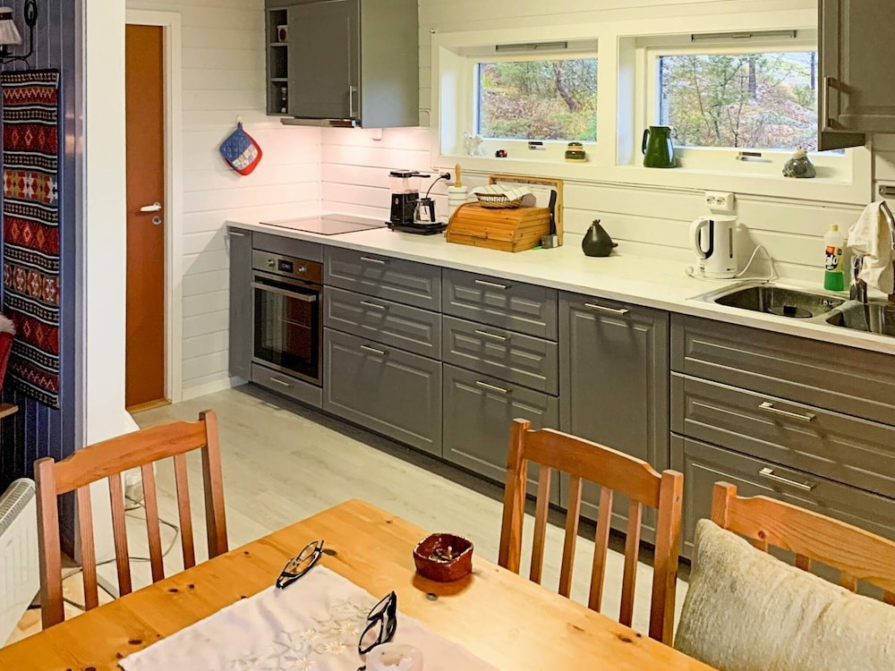 6 Person Holiday Home in Ostereidet — Lindas — photo 4