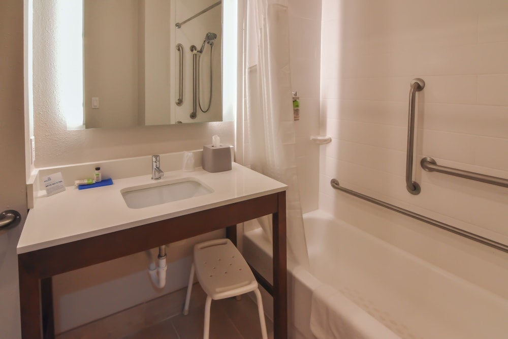 Holiday Inn Express & Suites Indianapolis Northwest by IHG - photo 24