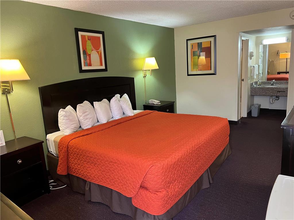 Days Inn by Wyndham Southern Hills ORU - photo 20