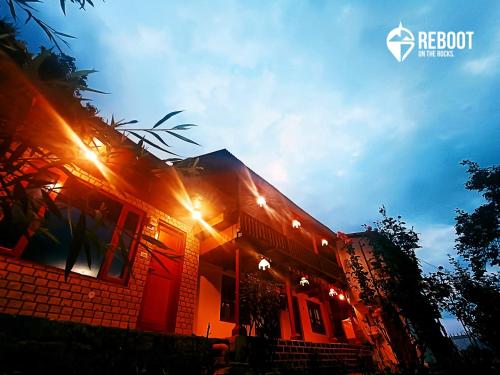 Reboot On the Rocks - carbon neutral hotel in Manali