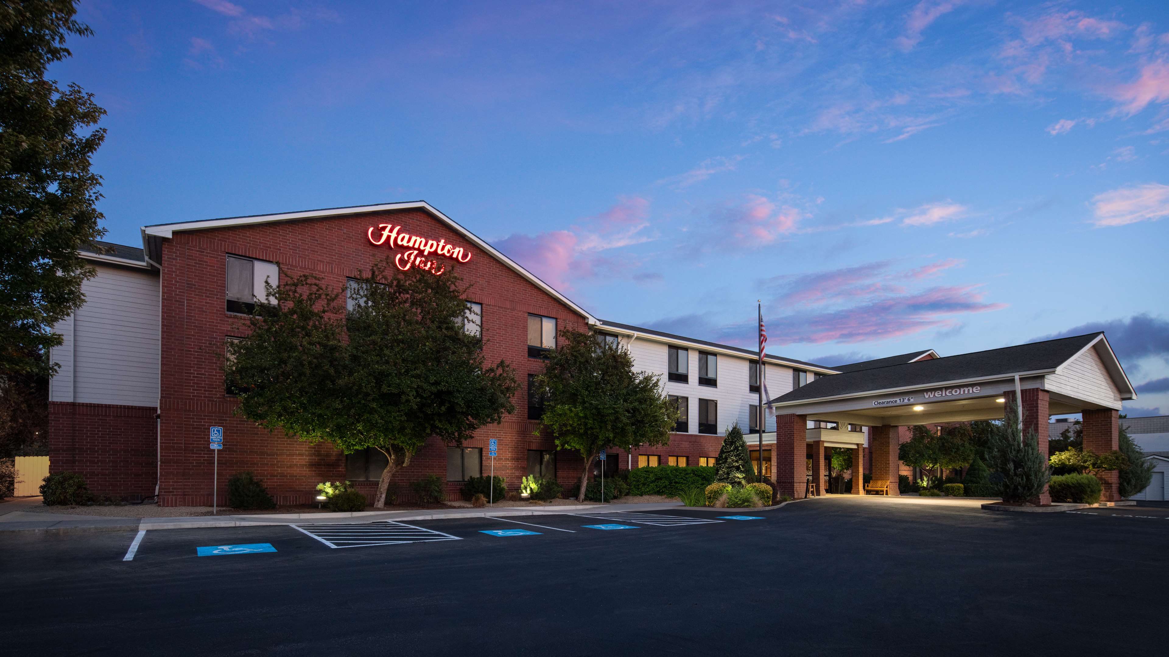 Hampton Inn Medford - photo 4
