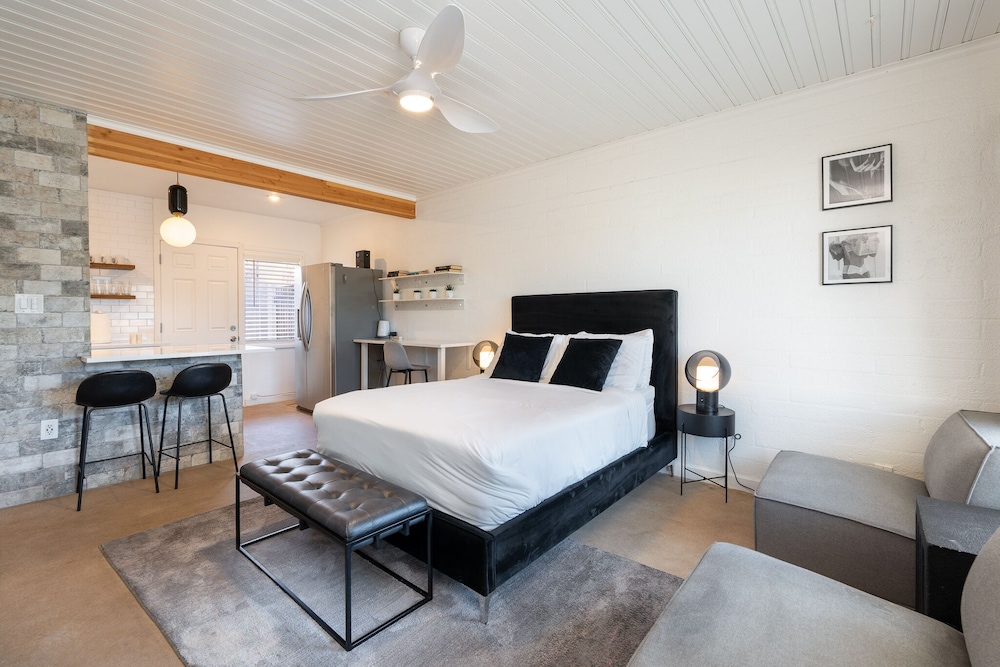 Ash & Ko Boutique Lodging - photo 7