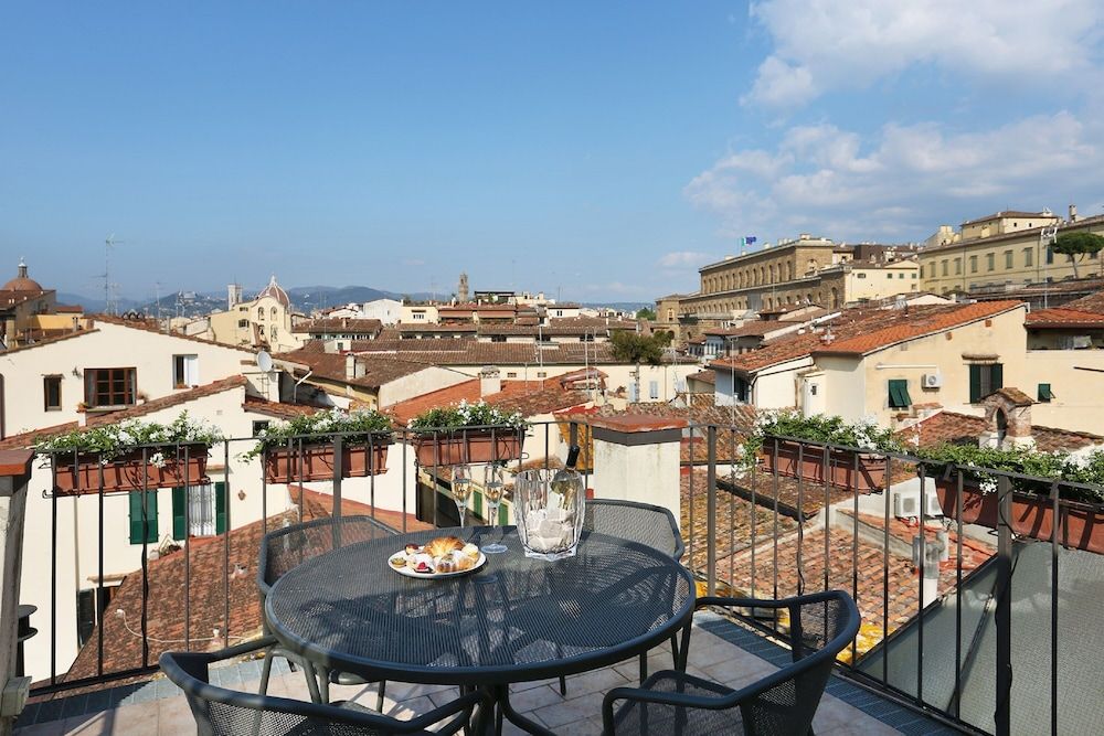 Borgo Tegolaio Terrace — 4-Star Luxury Hotel in Florence, Italy
