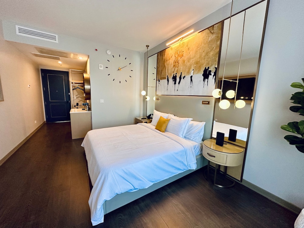 Chez Hotel Arlington Heights - photo 10