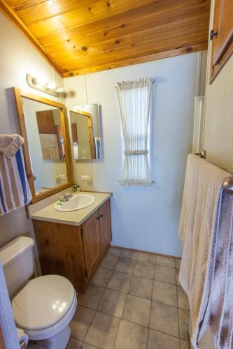 Pio Pico Camping Resort One Bedroom Cabin 13 - photo 6
