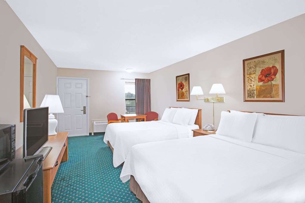 Days Inn by Wyndham Wytheville - photo 10