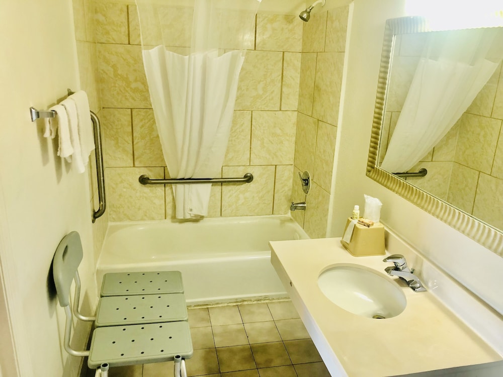 Royal Inn Richmond Hill Savannah I 95 - photo 25