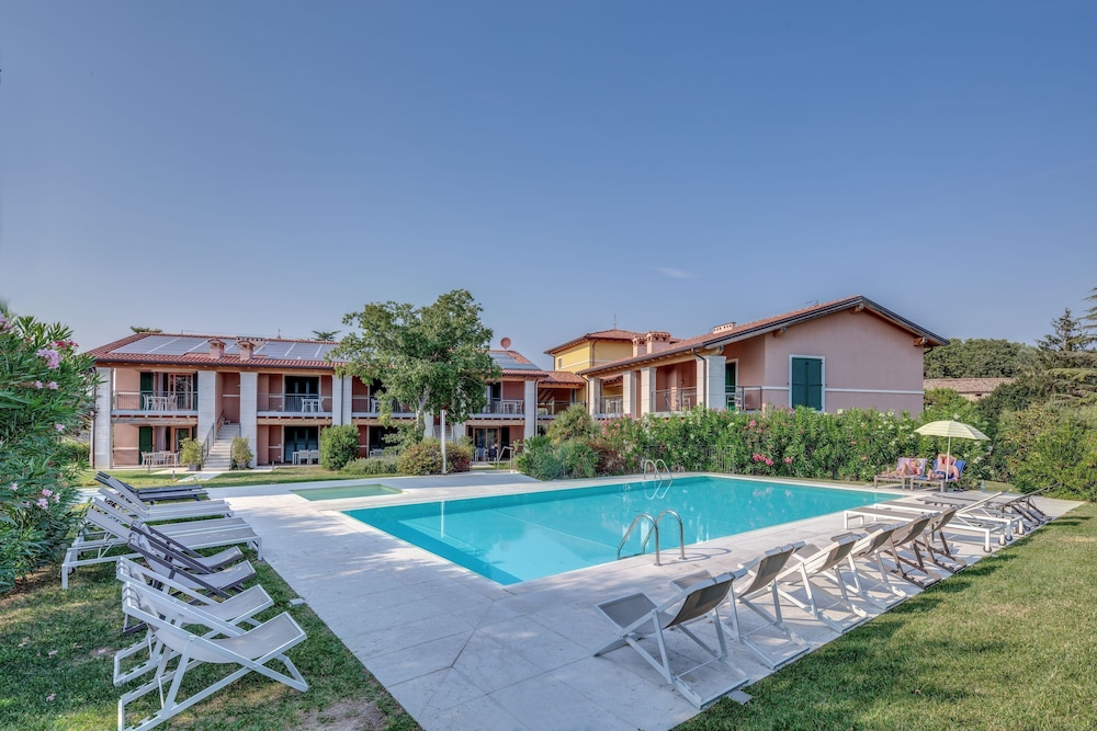 Tenuta di Palù — 4-Star Luxury Hotel in Bardolino, Italy